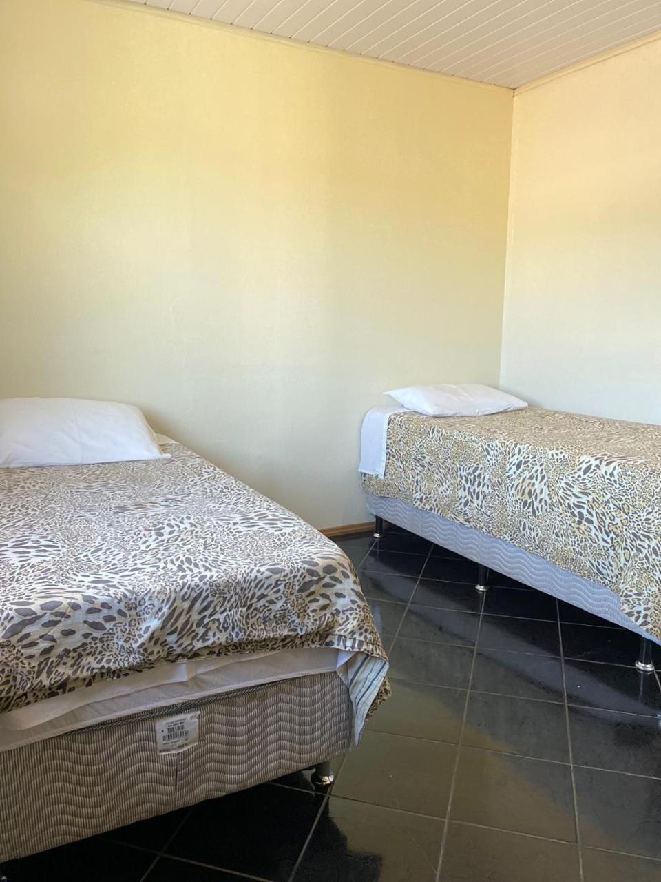 Hotel E Pousada Via Mar Itapocu Kültér fotó