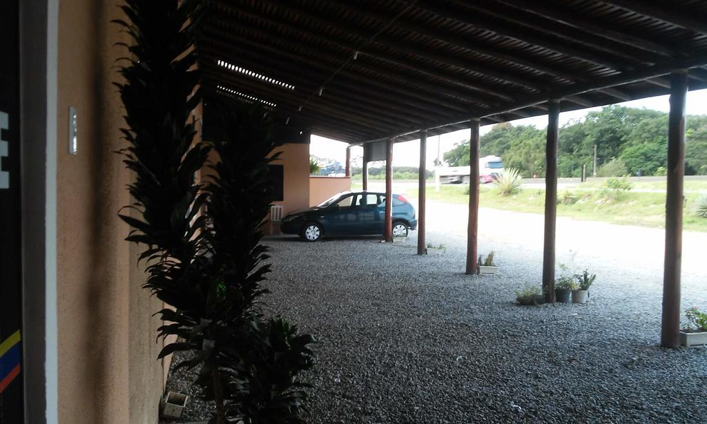 Hotel E Pousada Via Mar Itapocu Kültér fotó