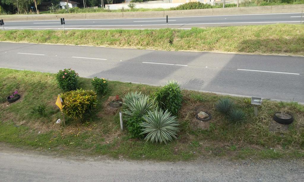 Hotel E Pousada Via Mar Itapocu Kültér fotó